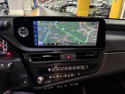 صورة مصغرة 18 لـ 2025 Lexus ES