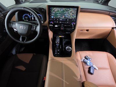 2025 TOYOTA ALPHARD photo 5
