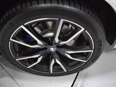 2022 BMW X7 thumbnail 18