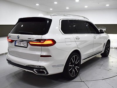 2022 BMW X7 照片 2