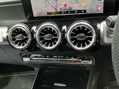 MERCEDES-BENZ GLB - 9