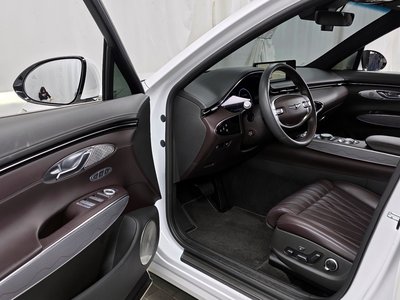 صورة 10 لـ 2021 Genesis GV70