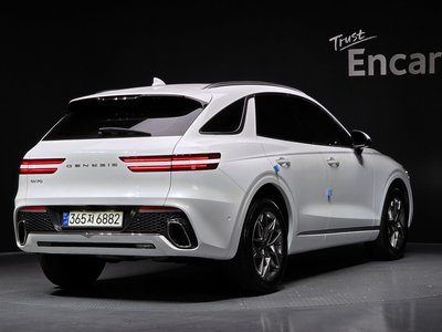 صورة 4 لـ 2021 Genesis GV70