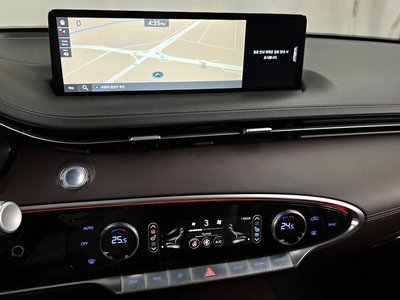 2021 Genesis GV70 — миниатюра 14