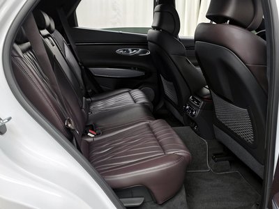 2021 Genesis GV70 — миниатюра 12