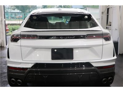 LAMBORGHINI URUS - 4