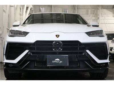 LAMBORGHINI URUS - 2
