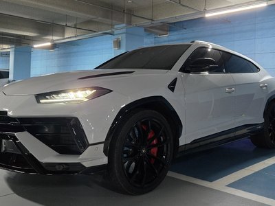 2024 Lamborghini URUS — фото 6