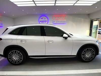 MERCEDES-BENZ GLC - 4
