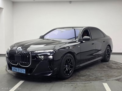 BMW I7 - 1