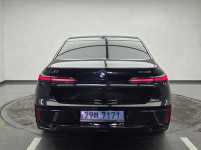 BMW I7 - 3