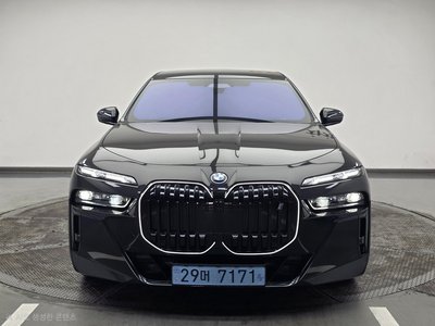 BMW I7 - 2