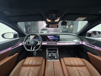 BMW I7 - 4
