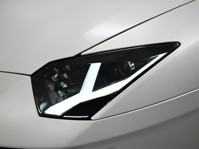 LAMBORGHINI AVENTADOR - 10