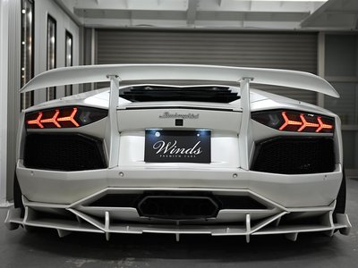 LAMBORGHINI AVENTADOR - 5
