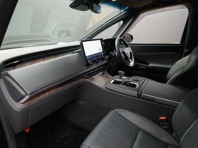 صورة مصغرة 18 لـ 2024 Lexus LM