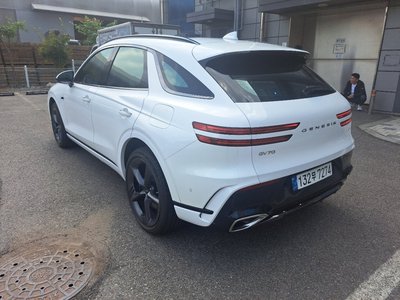 صورة 4 لـ 2024 Genesis GV70