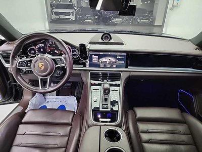 PORSCHE PANAMERA - 5