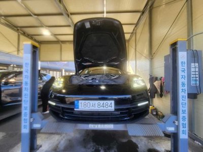 PORSCHE PANAMERA - 1