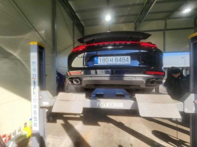 PORSCHE PANAMERA - 4