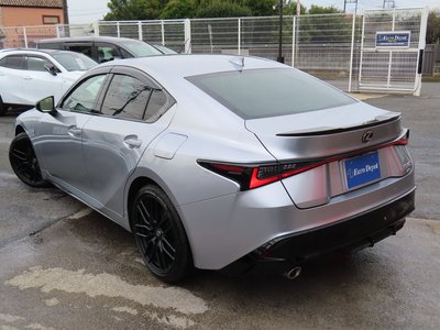 LEXUS IS - 9