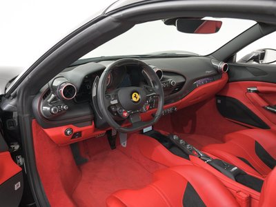 صورة 3 لـ 2021 FERRARI F8 SPIDER