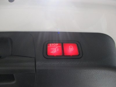 MERCEDES-BENZ GLB - 7