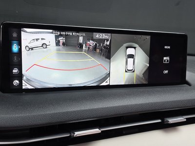 2023 Genesis GV70 thumbnail 14