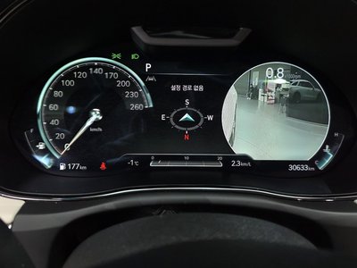 صورة 8 لـ 2023 Genesis GV70