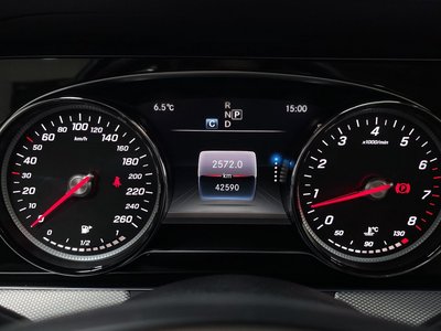 MERCEDES-BENZ E-CLASS - 8