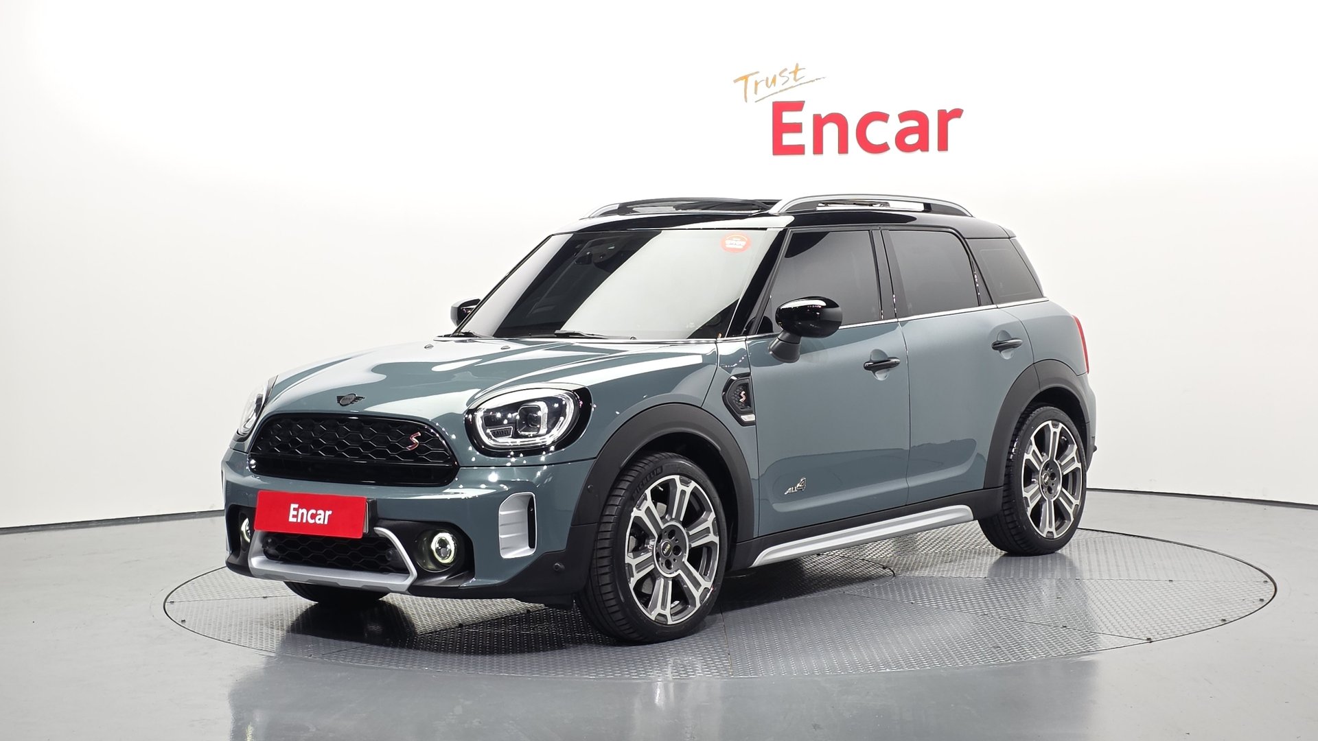 MINI COOPER S COUNTRYMAN - View 1