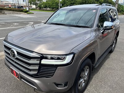 TOYOTA LAND CRUISER 300