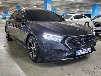 MERCEDES-BENZ E-CLASS - 1