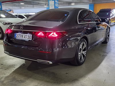 MERCEDES-BENZ E-CLASS - 2