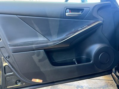 2022 Lexus IS — миниатюра 31