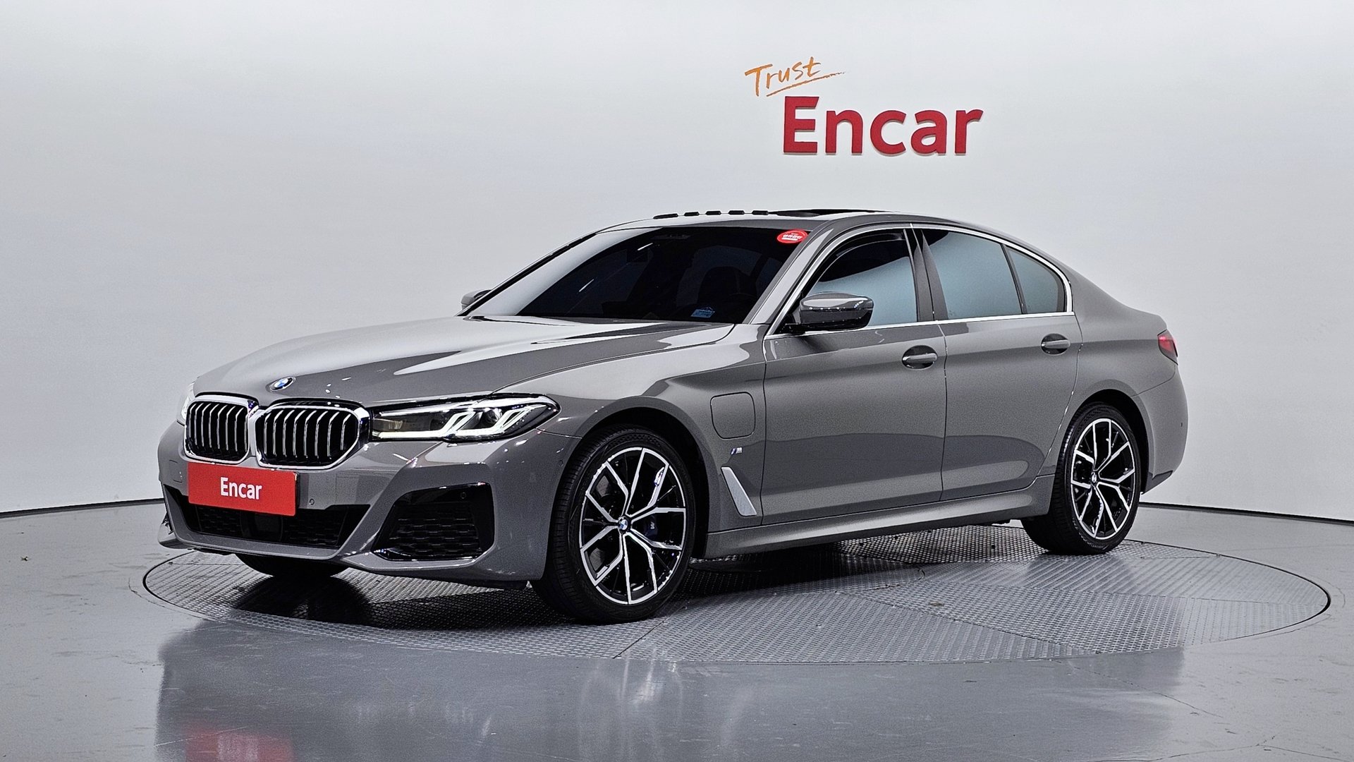 BMW 5 SERIES - View 1