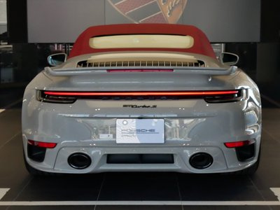 PORSCHE 911 CABRIOLET - 4