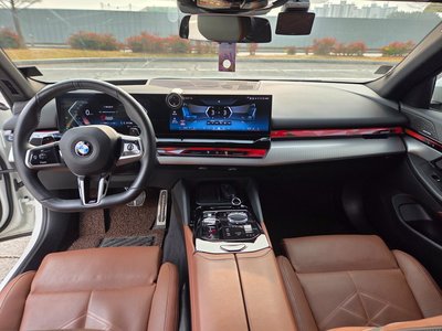 BMW 5 SERIES - 10