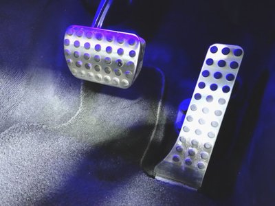 MERCEDES-BENZ E-CLASS - 9