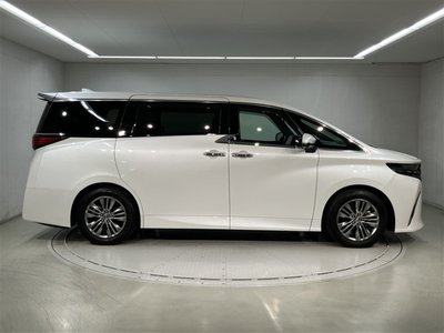 2024 Toyota ALPHARD — фото 4