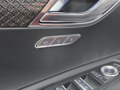 2023 Genesis GV80 COUPE thumbnail 35