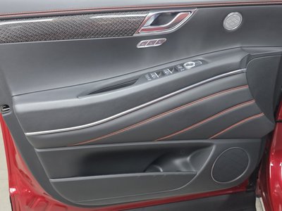 2023 Genesis GV80 COUPE thumbnail 14