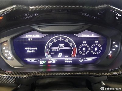 LAMBORGHINI URUS - 6