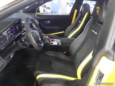 LAMBORGHINI URUS - 5