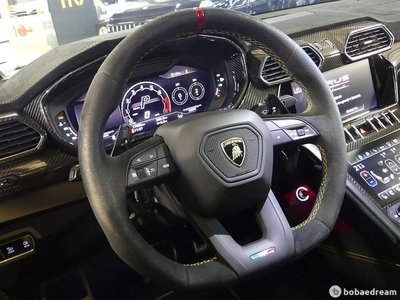 LAMBORGHINI URUS - 9