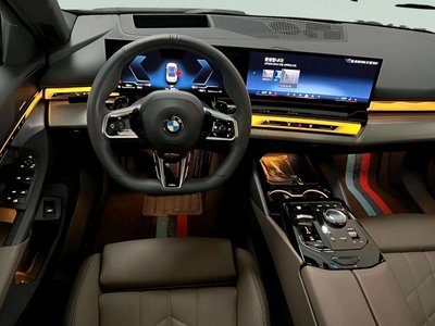 صورة مصغرة 18 لـ 2025 BMW 5 SERIES