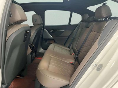 صورة مصغرة 13 لـ 2025 BMW 5 SERIES