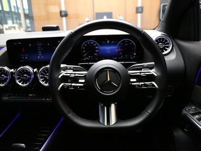 MERCEDES-BENZ GLA - 9