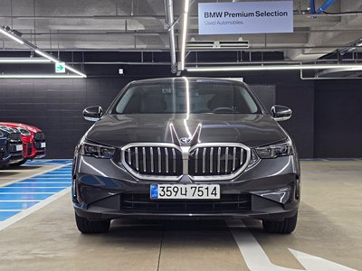 صورة 2 لـ 2025 BMW 5 SERIES
