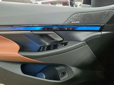 2025 BMW 5 SERIES thumbnail 16